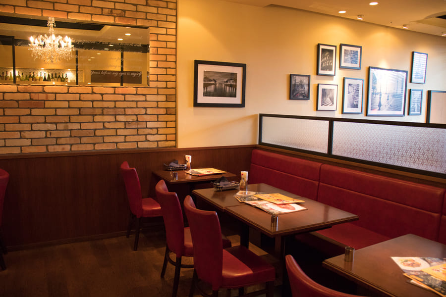 trattoria humming bird 泉パークタウンタピオ店の店内